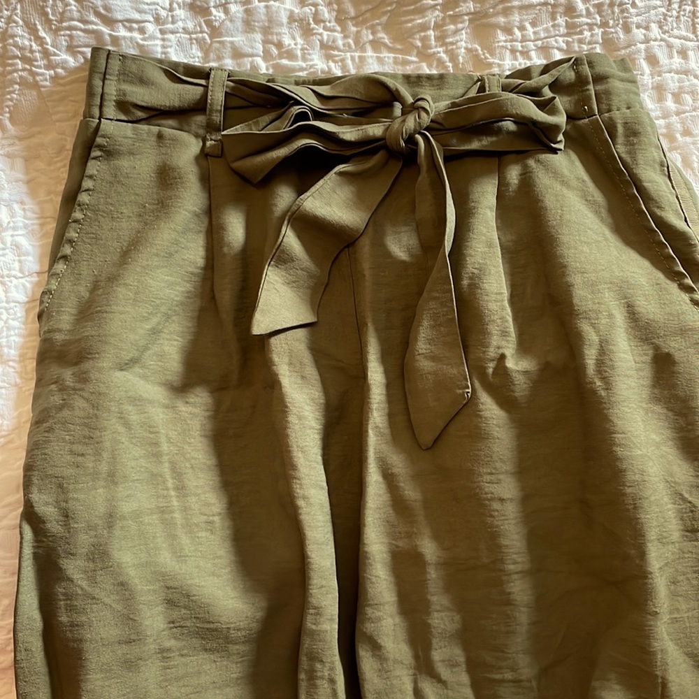 Easel boutique brand; size small; green; lose fit